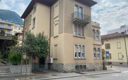 OFFERTA TERMINATA – PALAZZINA A CASSARATE DEGLI ANNI ‘40 – ID 21521