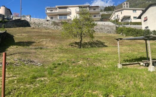 OFFERTA TERMINATA – STUPENDO TERRENO CON PARZIALE VISTA LAGO A VIGANELLO – ID 22081