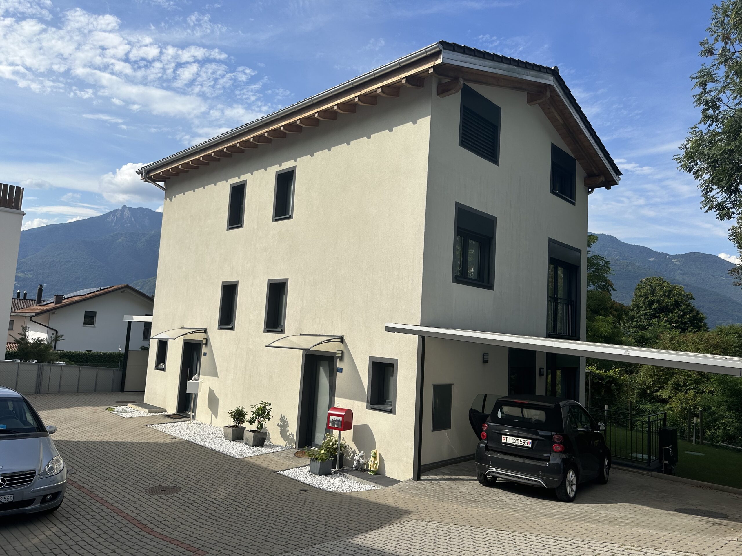 OFFERTA TERMINATA – RILASSANTE CASA A CADENAZZO CON GIARDINO – ID 23133