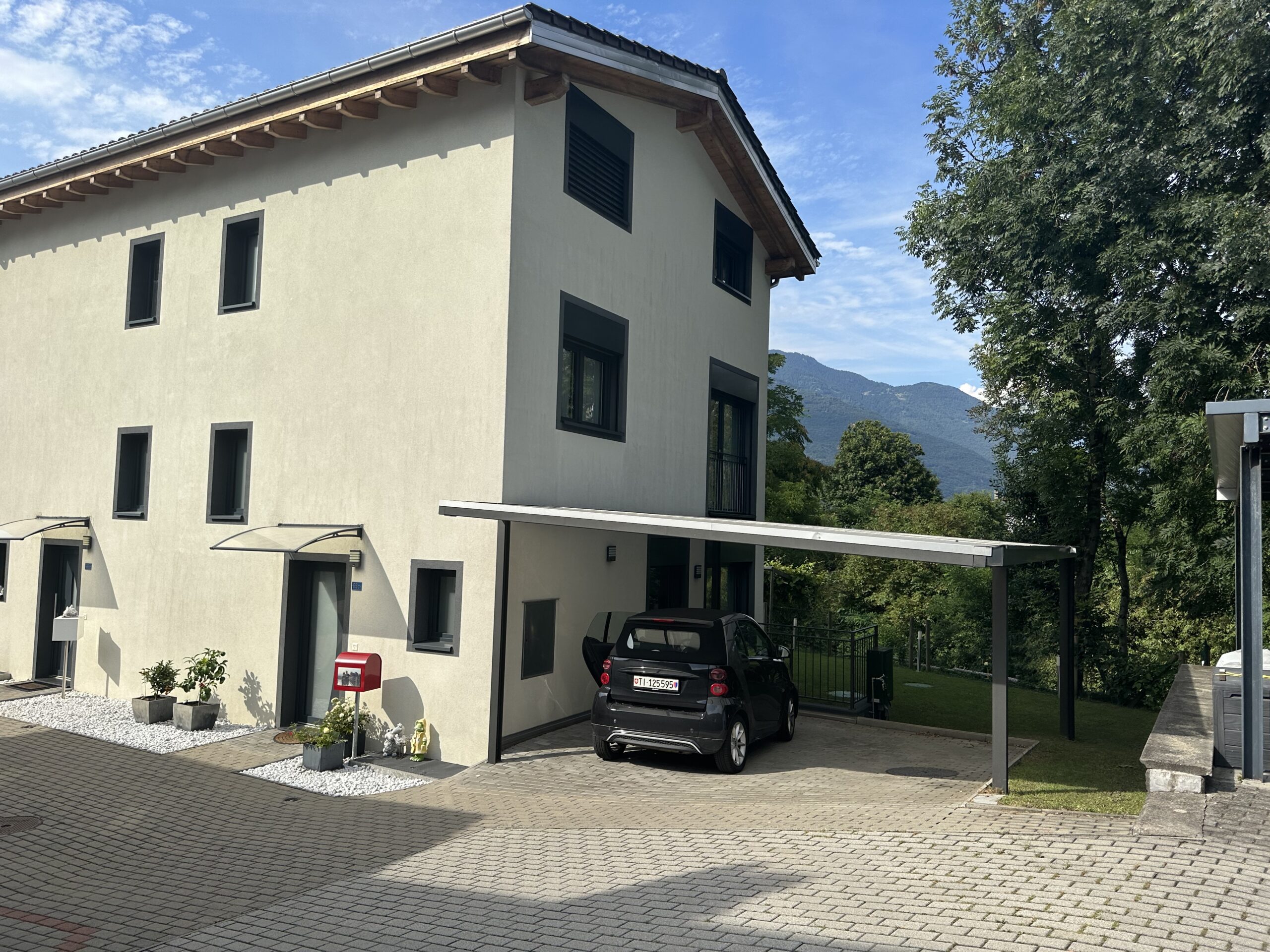 OFFERTA TERMINATA – RILASSANTE CASA A CADENAZZO CON GIARDINO – ID 23133