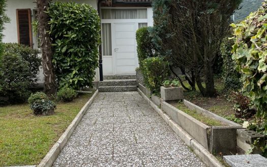 CASA UNIFAMILIARE CON GIARDINO A RIVERA – ID 23530