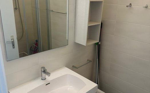 MONOLOCALE CON VISTA LAGO A PARADISO – ID 23576